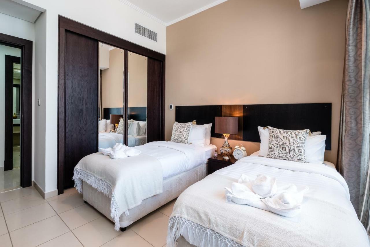 Maison Privee - Big, Bright, Luxury Marina Views Apt Next To Beach Дубай Экстерьер фото